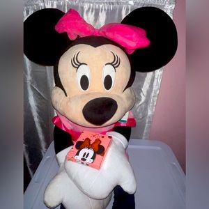 Minnie Mouse 🐭 makeup (Disney) plush not included
